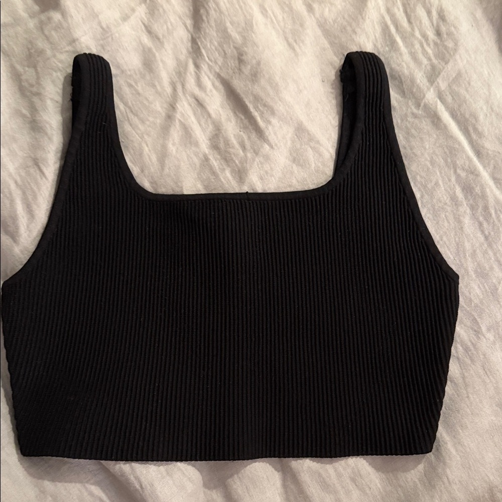 Elegant Black Ribbed Crop Top